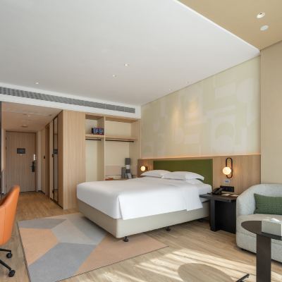 高級心悅房超大床 浴缸淋浴組合 杭州馨樂庭銀泰城服務公寓飯店優惠