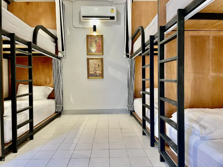 Premium Shared Bed – Female 6 (Female Only)