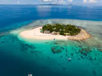 Beachcomber Island Resort Отели в г. 