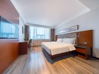 Heyi Hotel (Xining Daxin Street Night Market Central Square Branch) Hotels in Xining