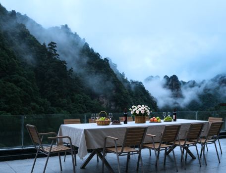 Muye · Mountain Natures Echo Homestay (Zhangjiajie National Forest Park)