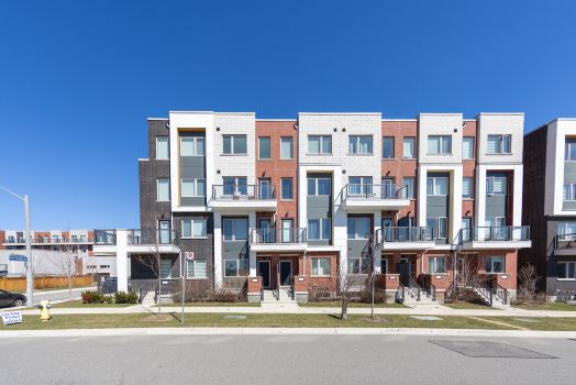 Downsview Park Luxury Townhome new Yorkdale Transit