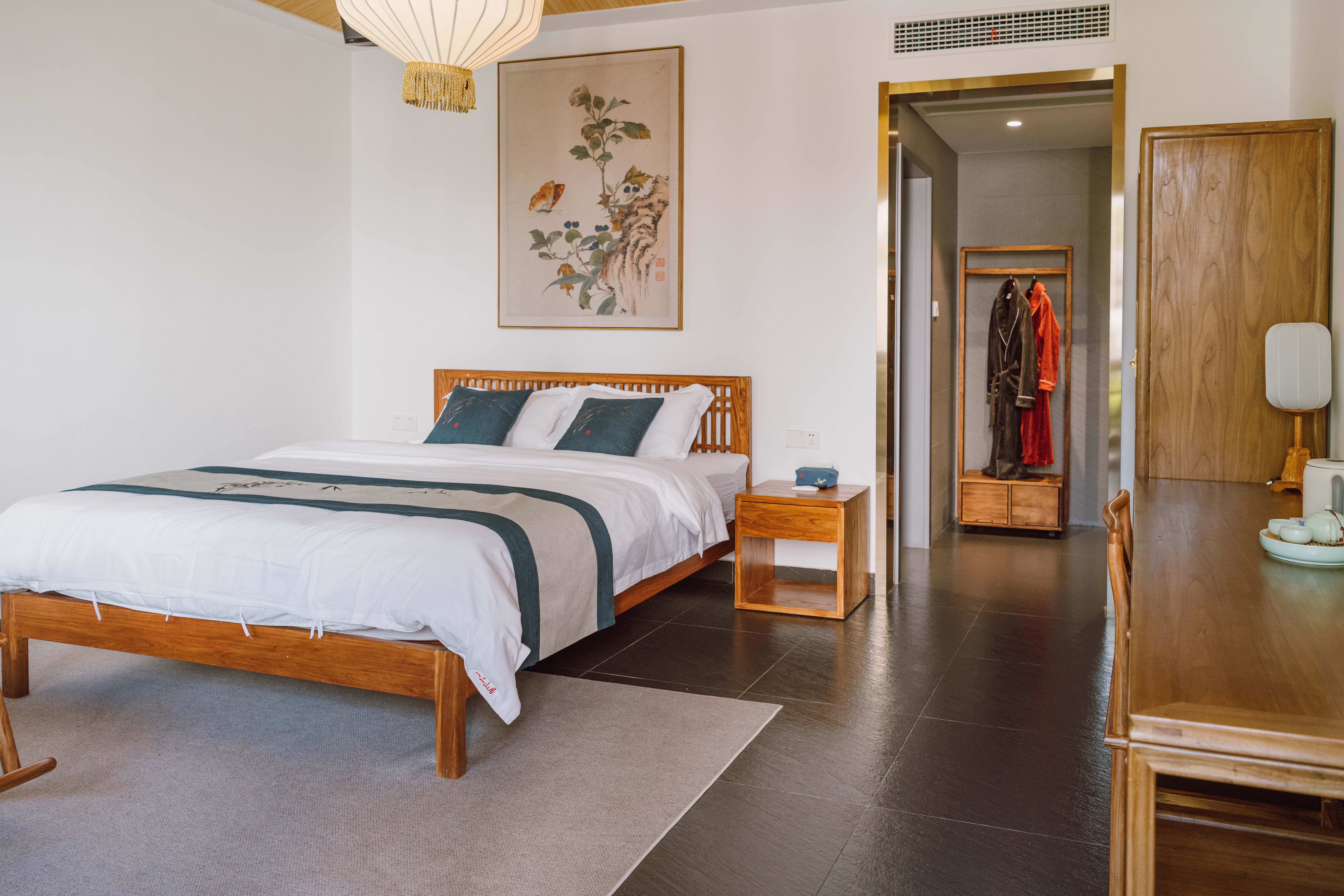 晚来·大床房（全屋暖气+巨幕投影+豪华浴缸+戴森吹风机）