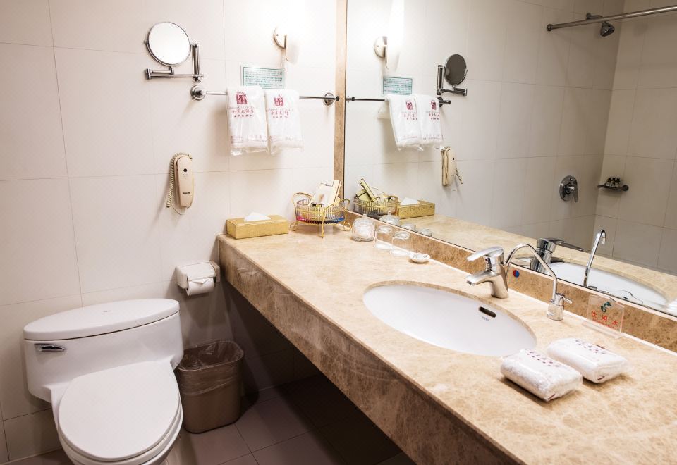 Tianjin Golden Crown HotelFamily Parent-child Room