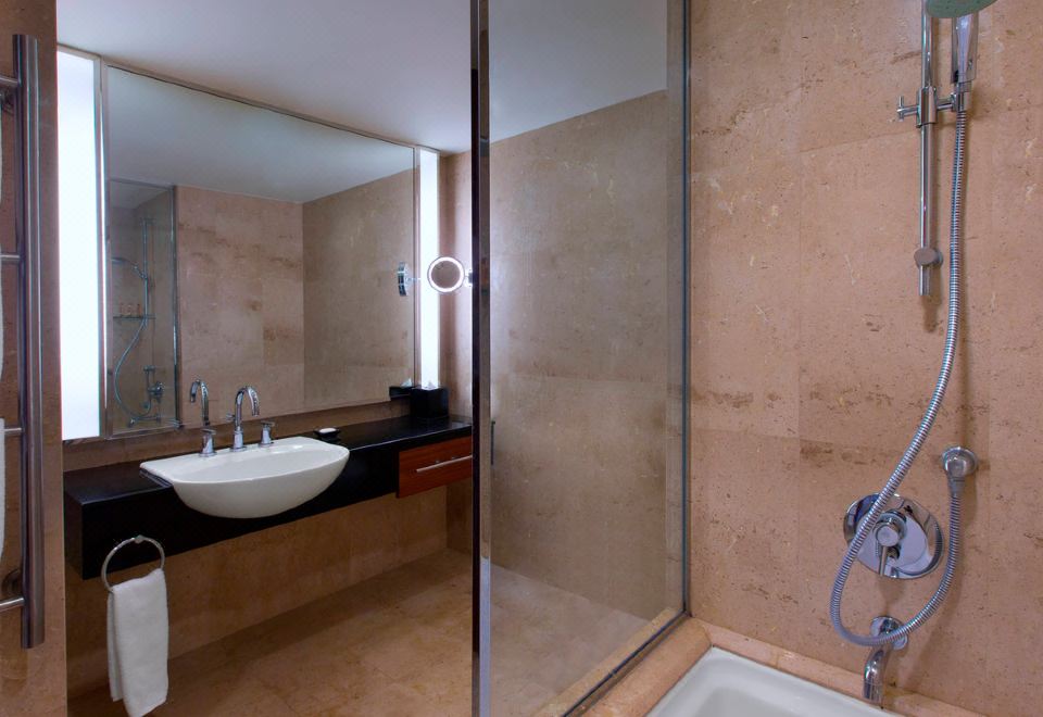 Royal Orchid Sheraton Hotel & TowersPremium Deluxe King Room With River View