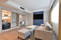 Twin Towers Hotel
