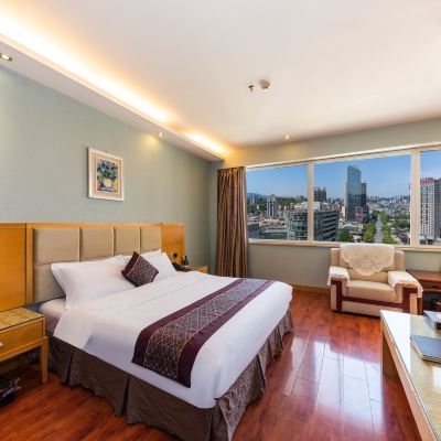 優選-商務大床房（零壓床墊-輕柔羽絨被-定製隔音） 十堰萬德國際大酒店優惠