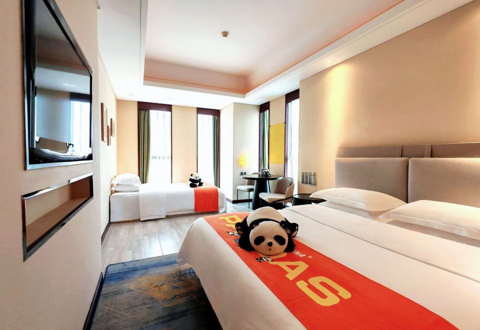 Lia! By Minyoun Chengdu Rezen Hotel (Chunxi Taikoo Li Store)Enjoyable Family Room (Double Bed + Single Bed)