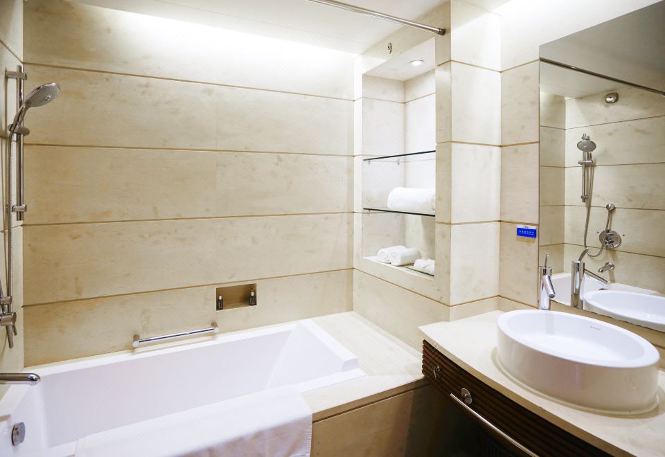 Huquan Resorts & SpaStandard Twin Room (Building C)