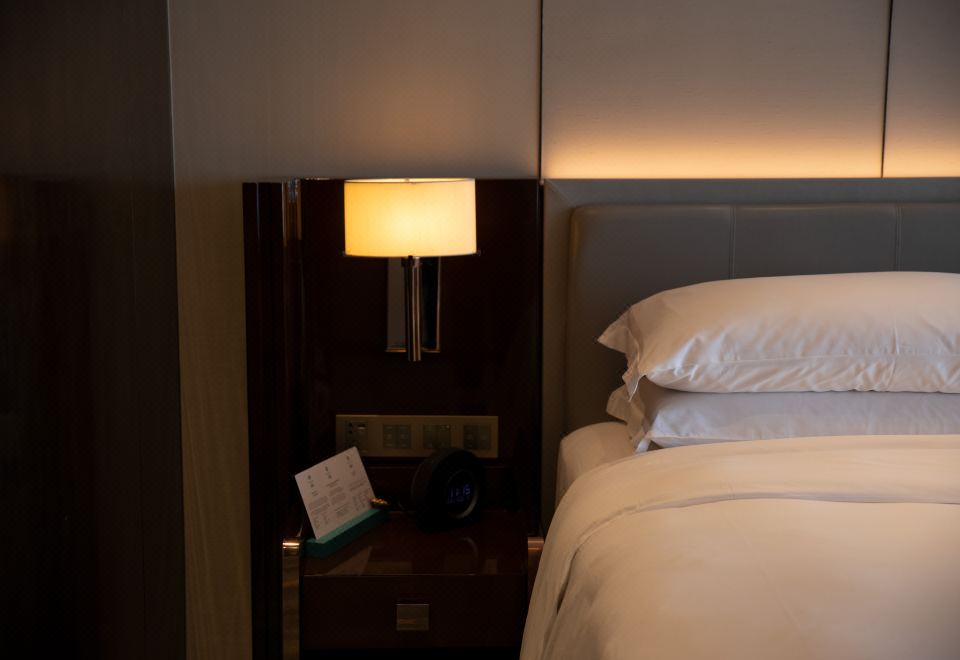 Na Lotus Hotel NanningYunduan Skyview Family Room (Mixed-Sized Twin Beds)