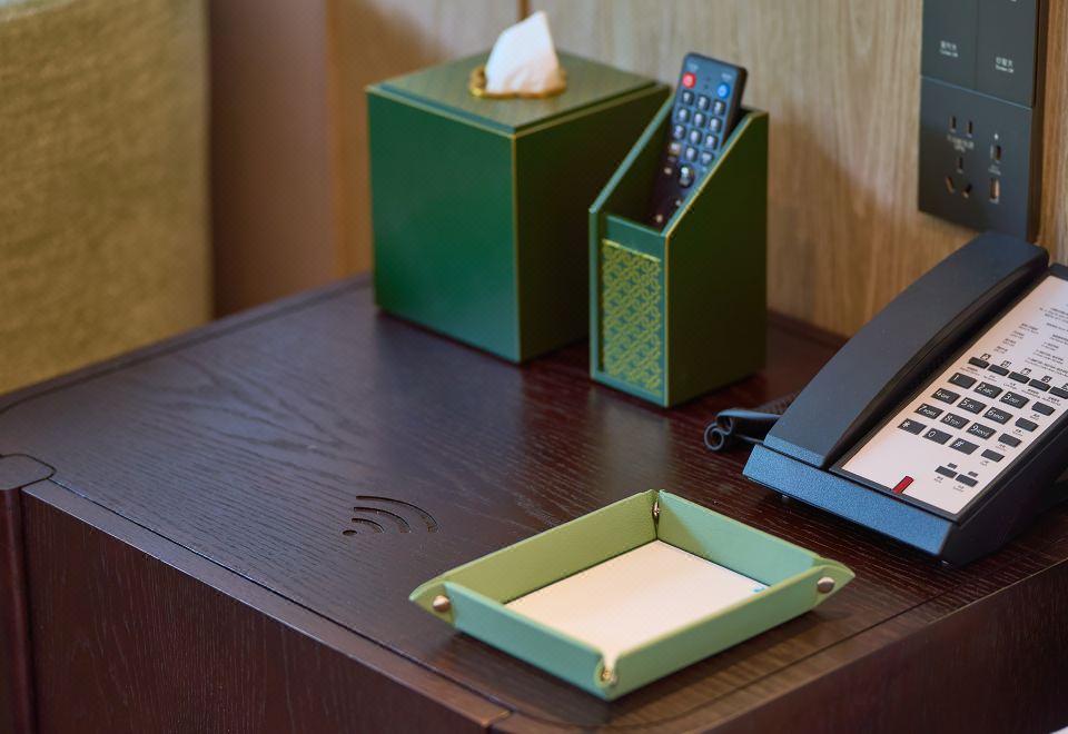 貴賓軒湖景大床房