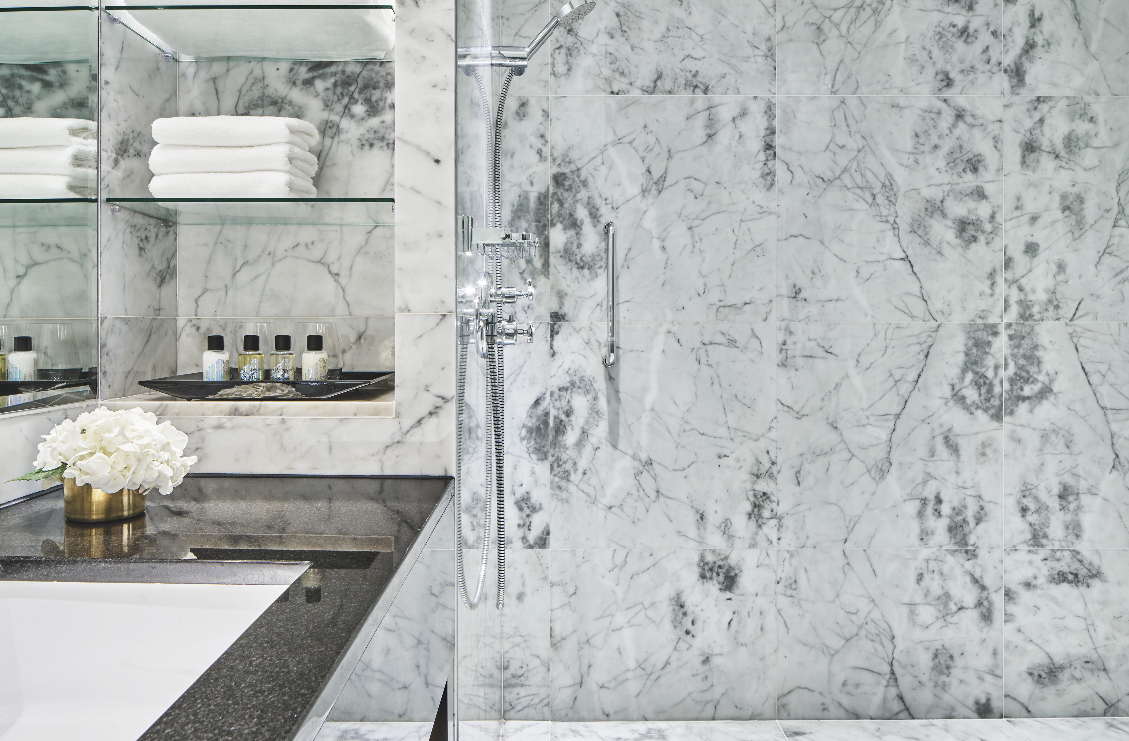 皇家套房, 行政酒廊礼遇, 1 卧室套房, 1 张特大床, 高楼层