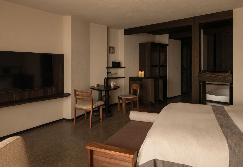 Maoding Snow Mountain View Balcony Double Bed Room