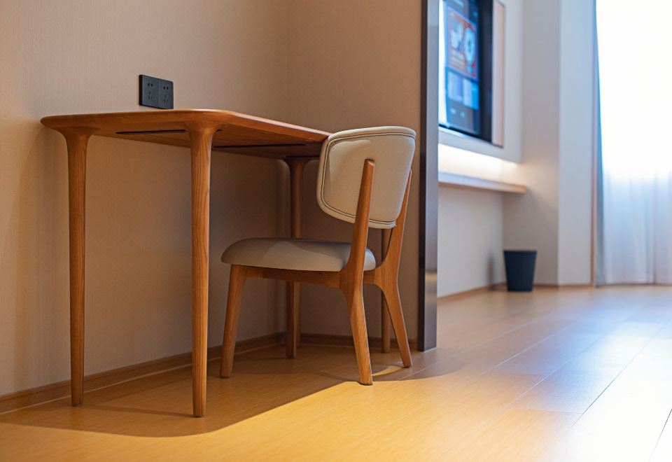 高级大床房（智能电视投屏+功夫茶具 +浴淋顶喷）