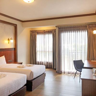 ห้องดีลักซ์ เตียงใหญ่ 1 เตียง รหัสโปรโมชั่น โรงแรม เลอ เอราวัณพังงา