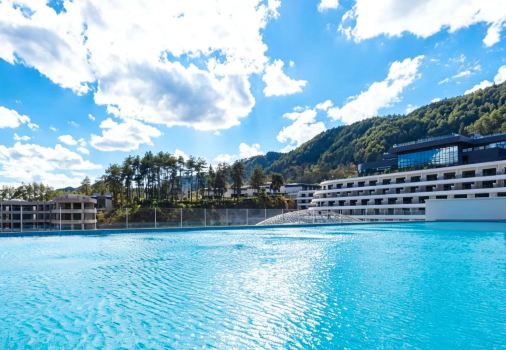 Wyndham Grand Plaza Royale Hot Springs Resort