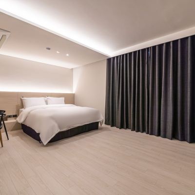 Deluxe Double Room(Walking Only) H Hotel Promo Code