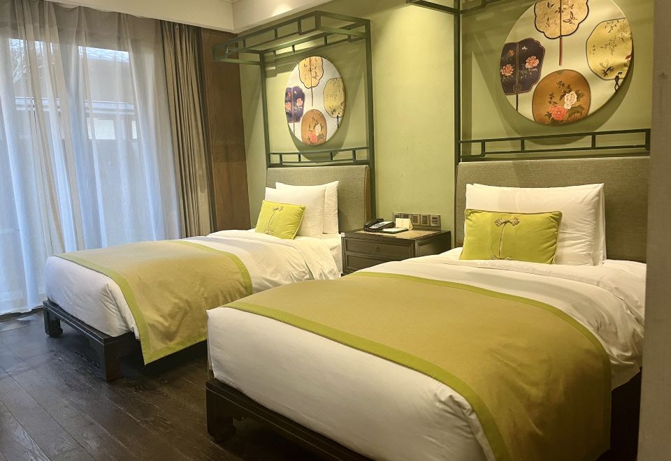 One Flower One World Twin Room
