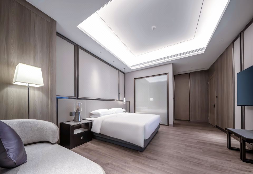 Crowne Plaza Hangzhou LinpingSuperior Room - City-View (Double bed) (Bathtub)