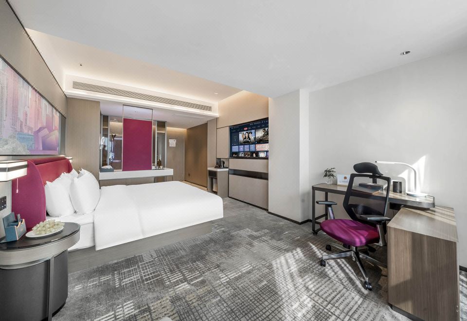 豪华商务大床房（手机电视投屏+Minibar）