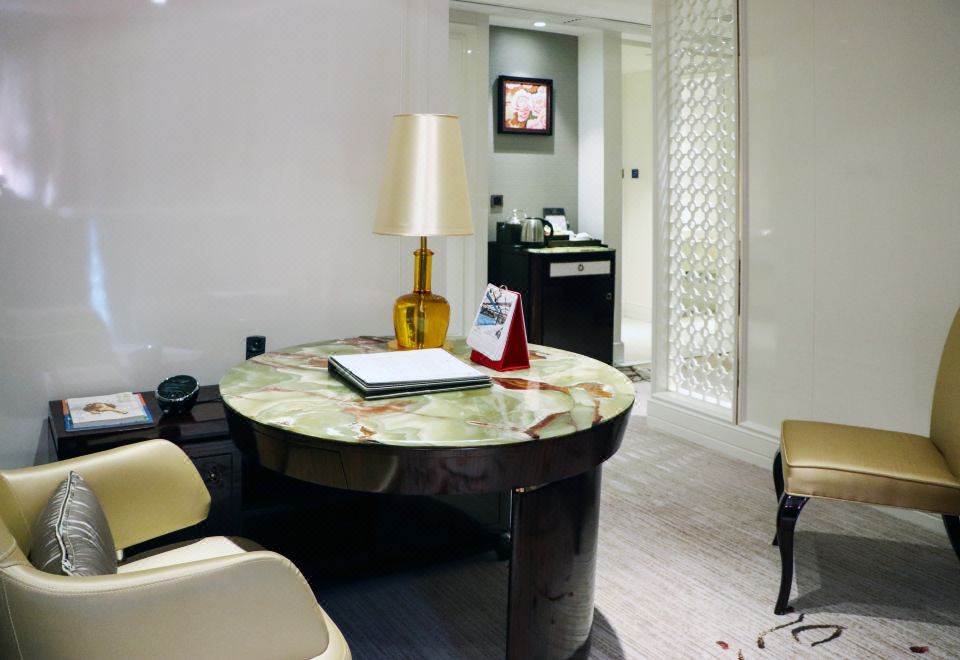 行政豪华套房一房一厅（带书房）