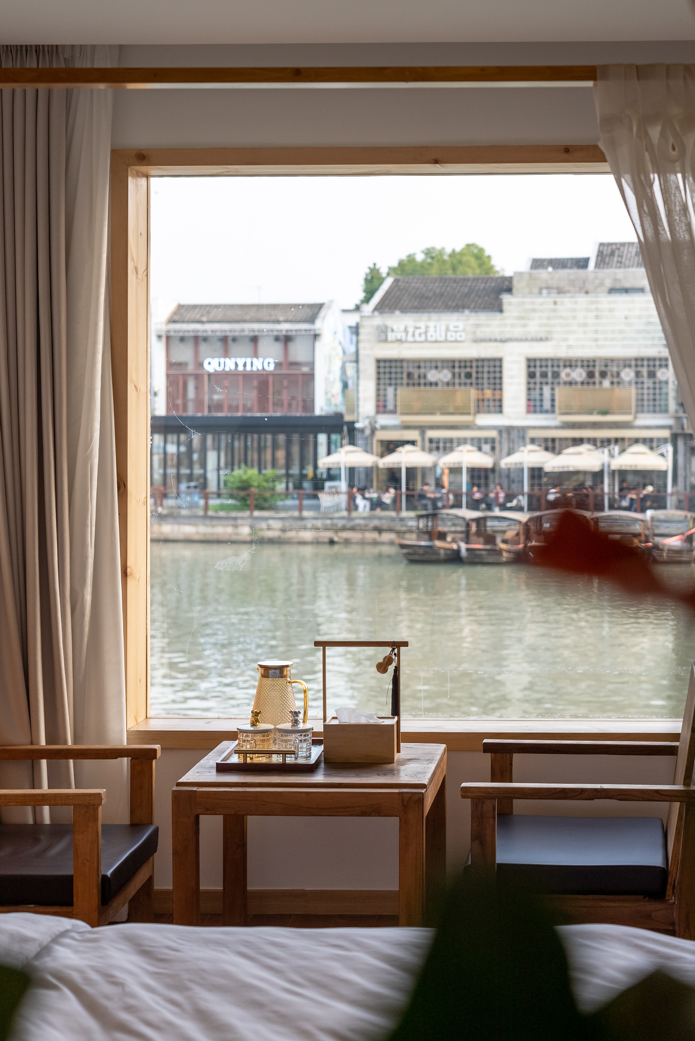 东井·大床房丨小冰箱+观景茶台+古桥河景