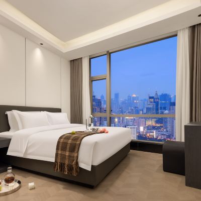 嶼裡丨家庭親子套房『閒庭霧都+定製睡眠床品+高密貢緞床品+大空間+零壓床墊』 K·W高空觀景飯店（重慶解放碑步行街洪崖洞店）優惠