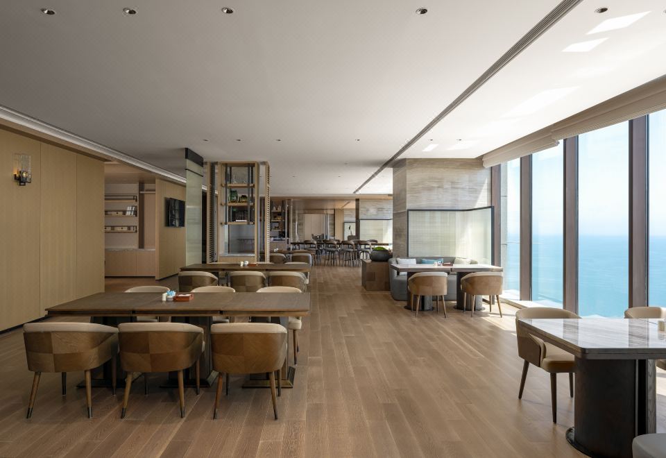 行政城景大床房