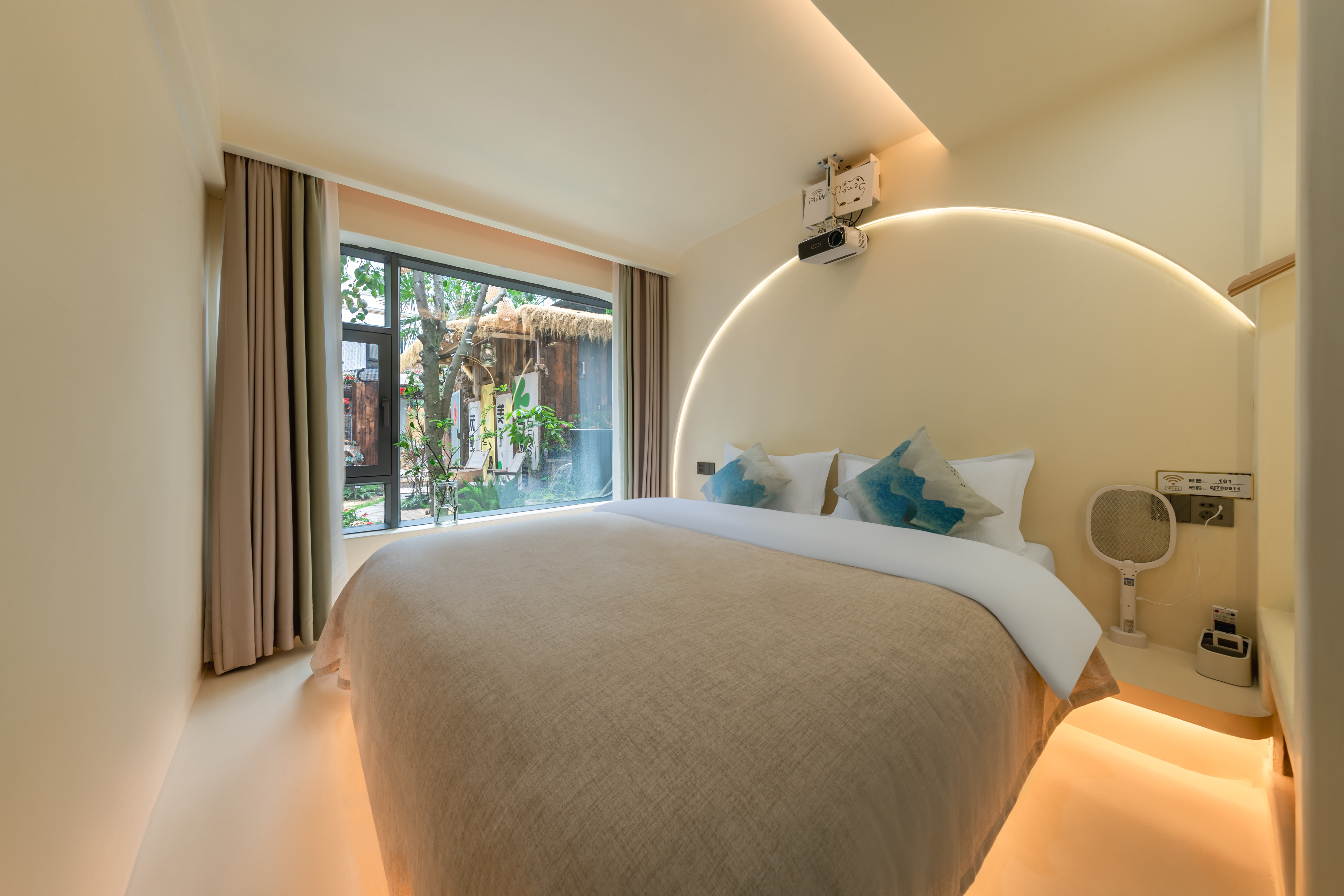 悠澜阁别墅露台大床房【100寸1080p投影+智能马桶+恒温淋浴+空调】