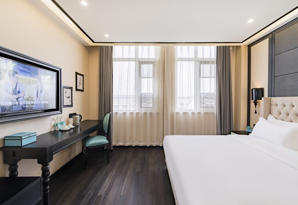 希岸豪华大床房-智能客控