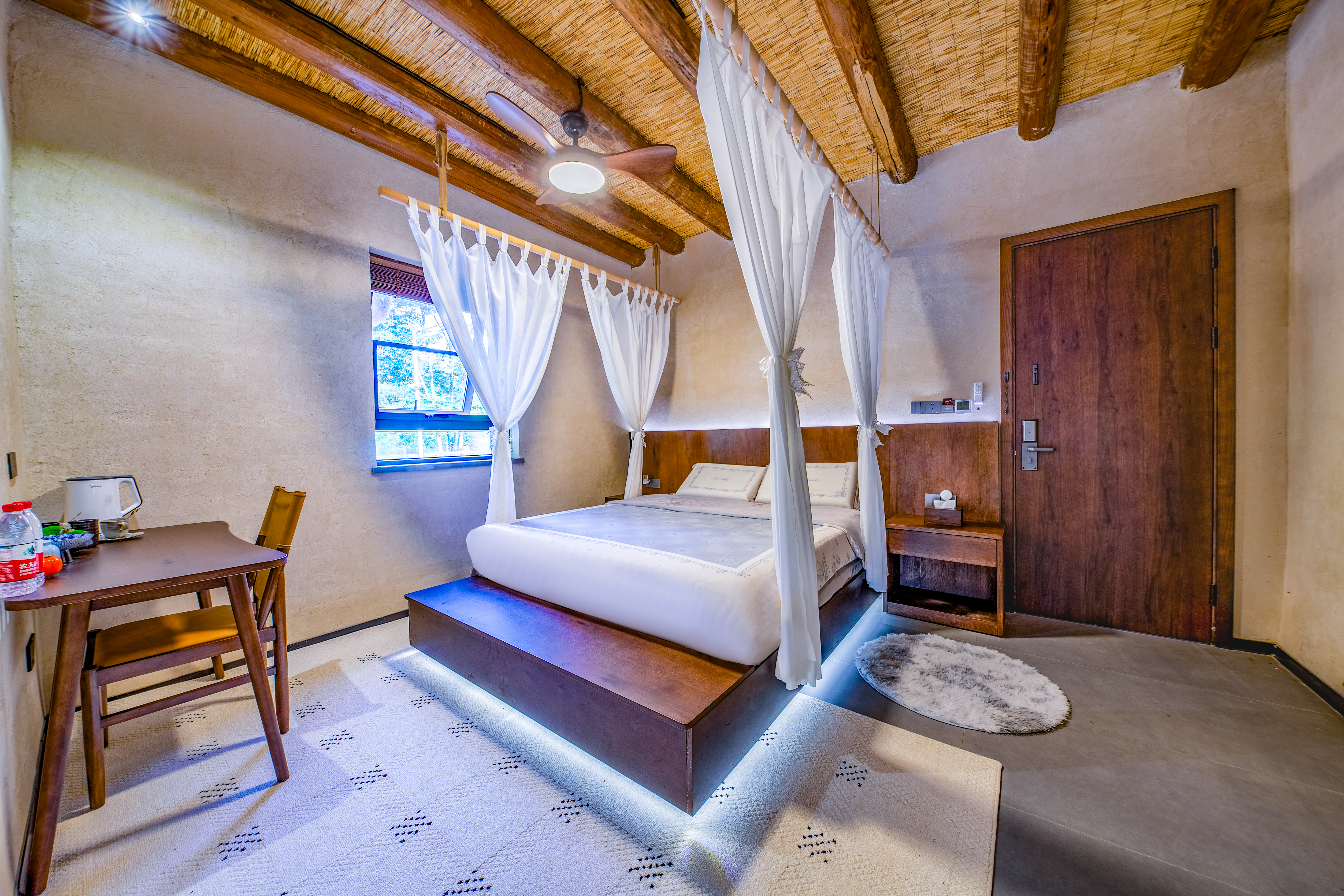 Jingyueju Big Bed Room