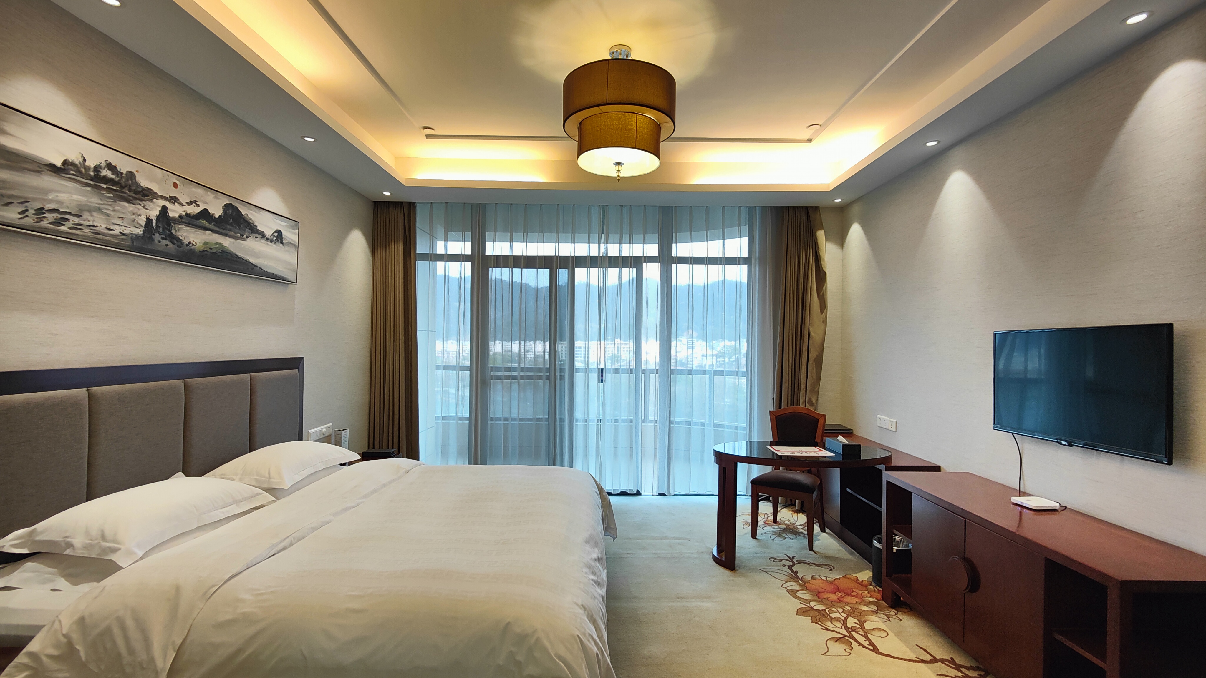 静逸豪华大床房