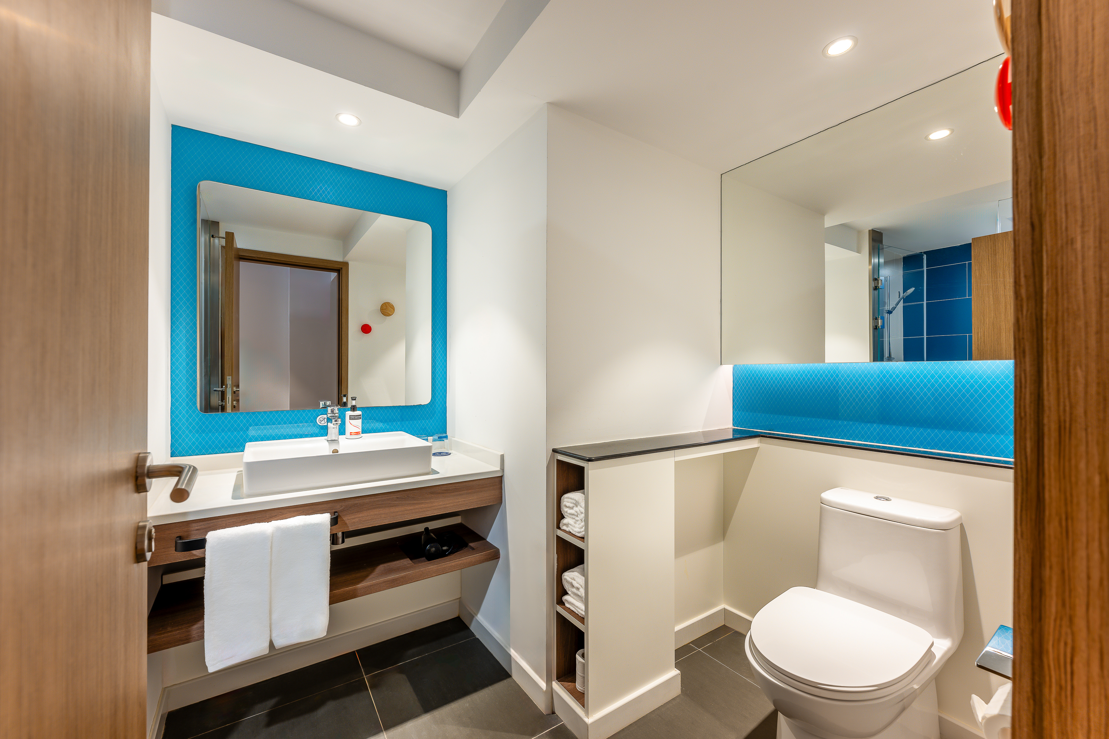 舒适大床房[落地窗]