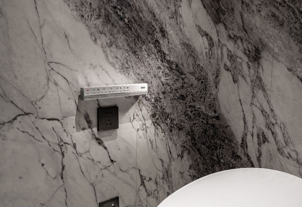 Vance Hotel HangzhouCity-view Deluxe Double Room