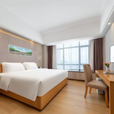 雅緻大床房-（55寸4K電視+慕思床墊） 麗楓酒店（珠海斗門店）優惠