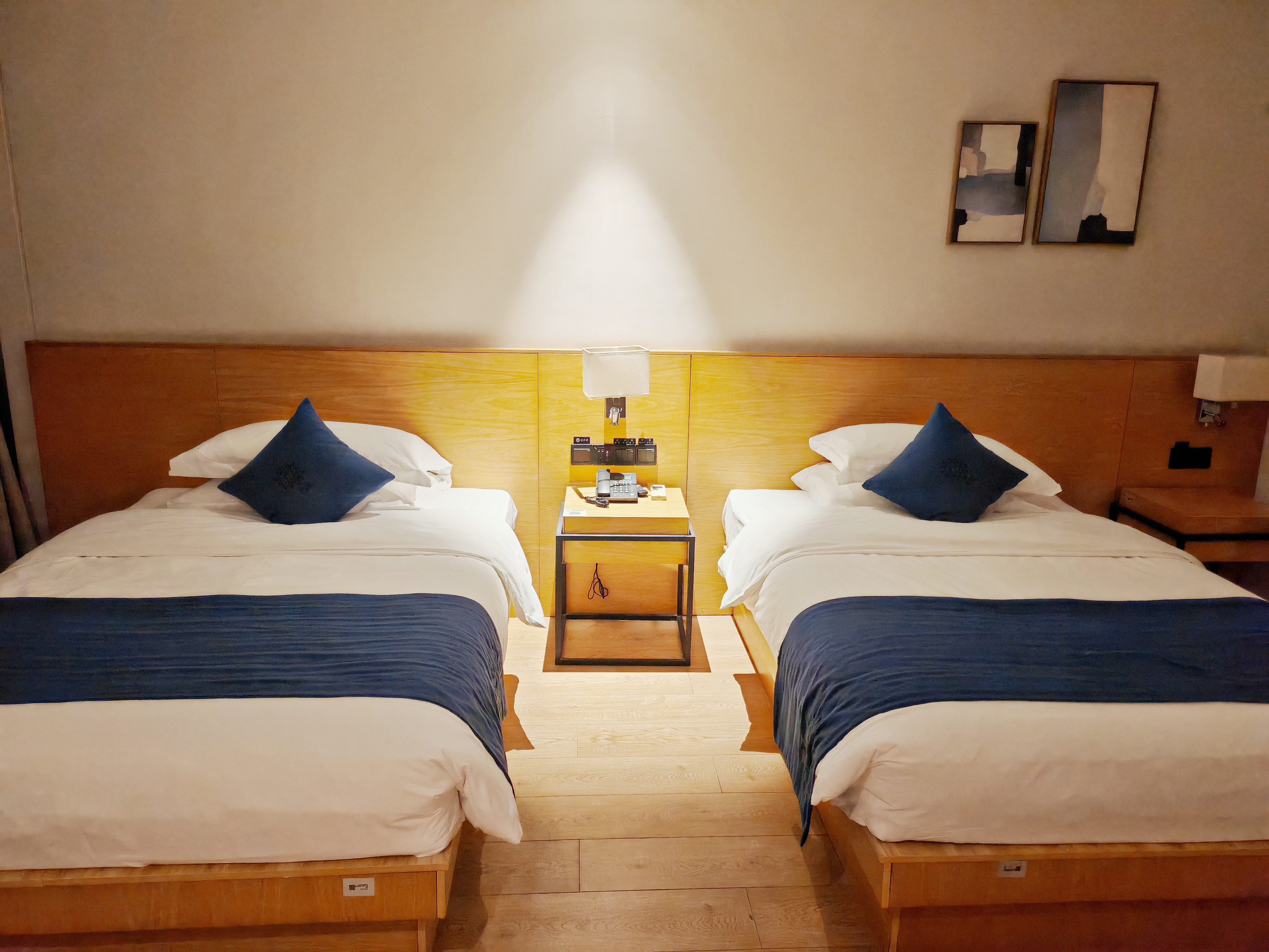 Floral Hotel · Memorize Scene Yangshuo West Street hotel高级双床房『至臻床品』