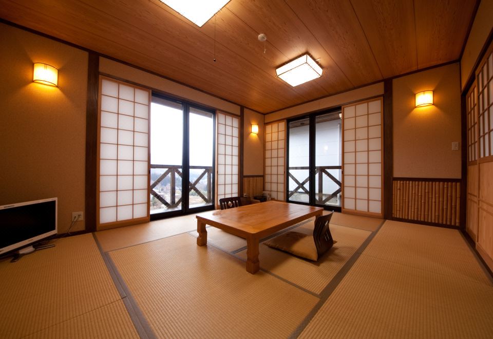 宽敞日式客房（平层）– 8+10榻榻米
