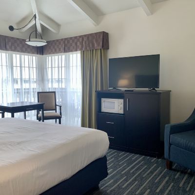 Deluxe King With Ocean View And Balcony Fireside Inn Promo Code