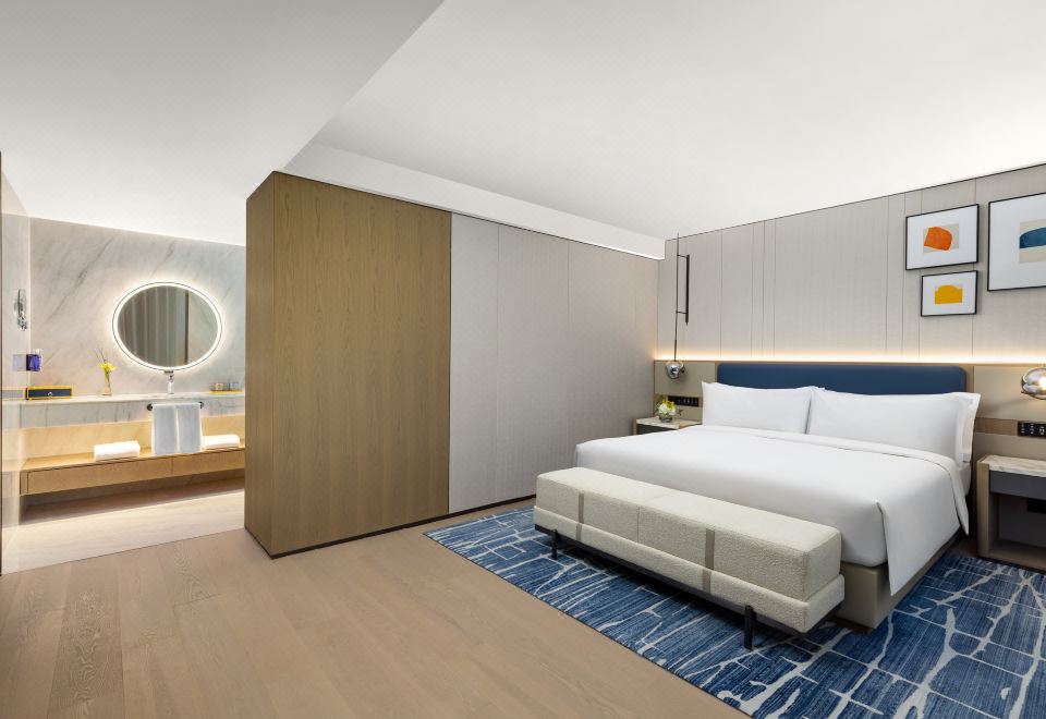 1 King Suite