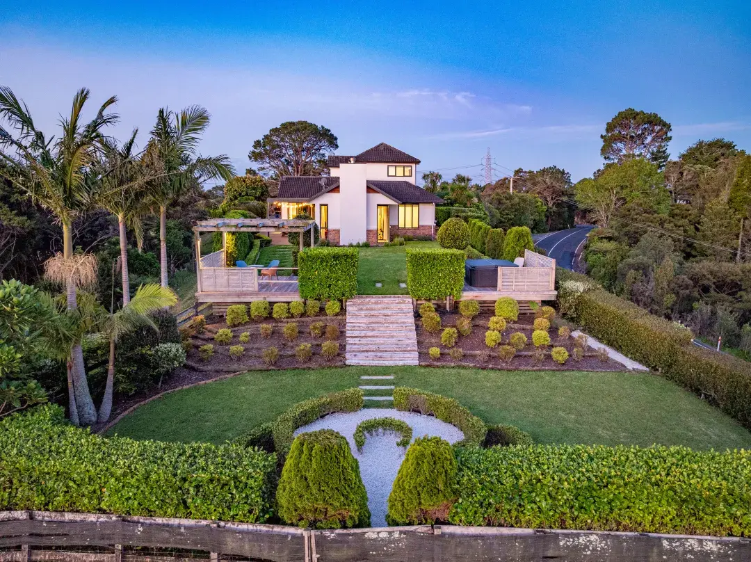 Main House + Guest House : Group Perfect - Auckland