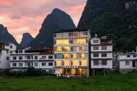 Yuetianju · Qishan Wangtian Stars Audio-Visual Resort Hotel (Yangshuo Shili Gallery Yulong River)