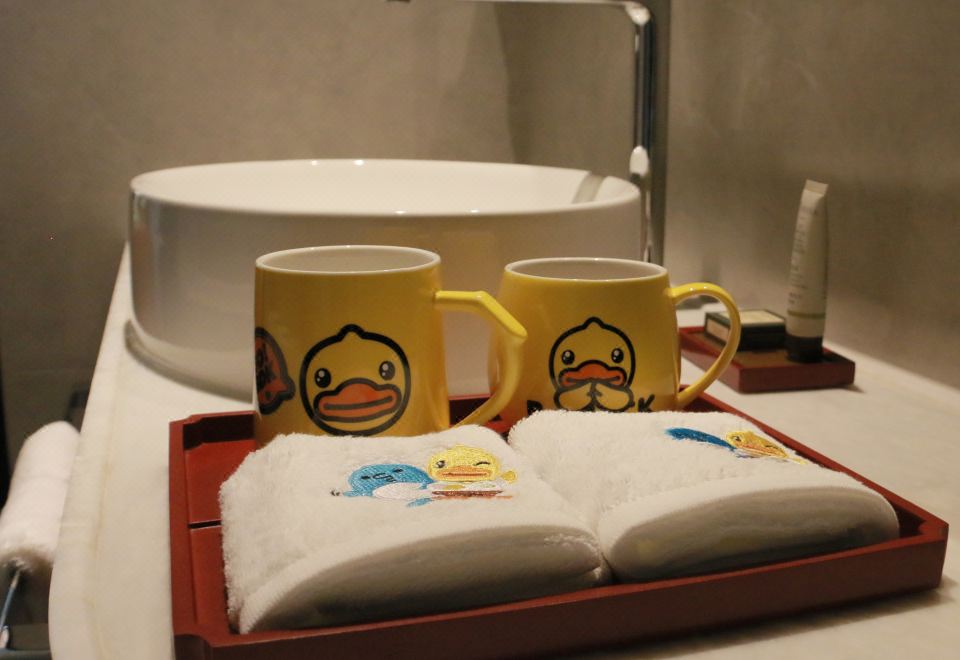 小黄鸭主题豪华大床房