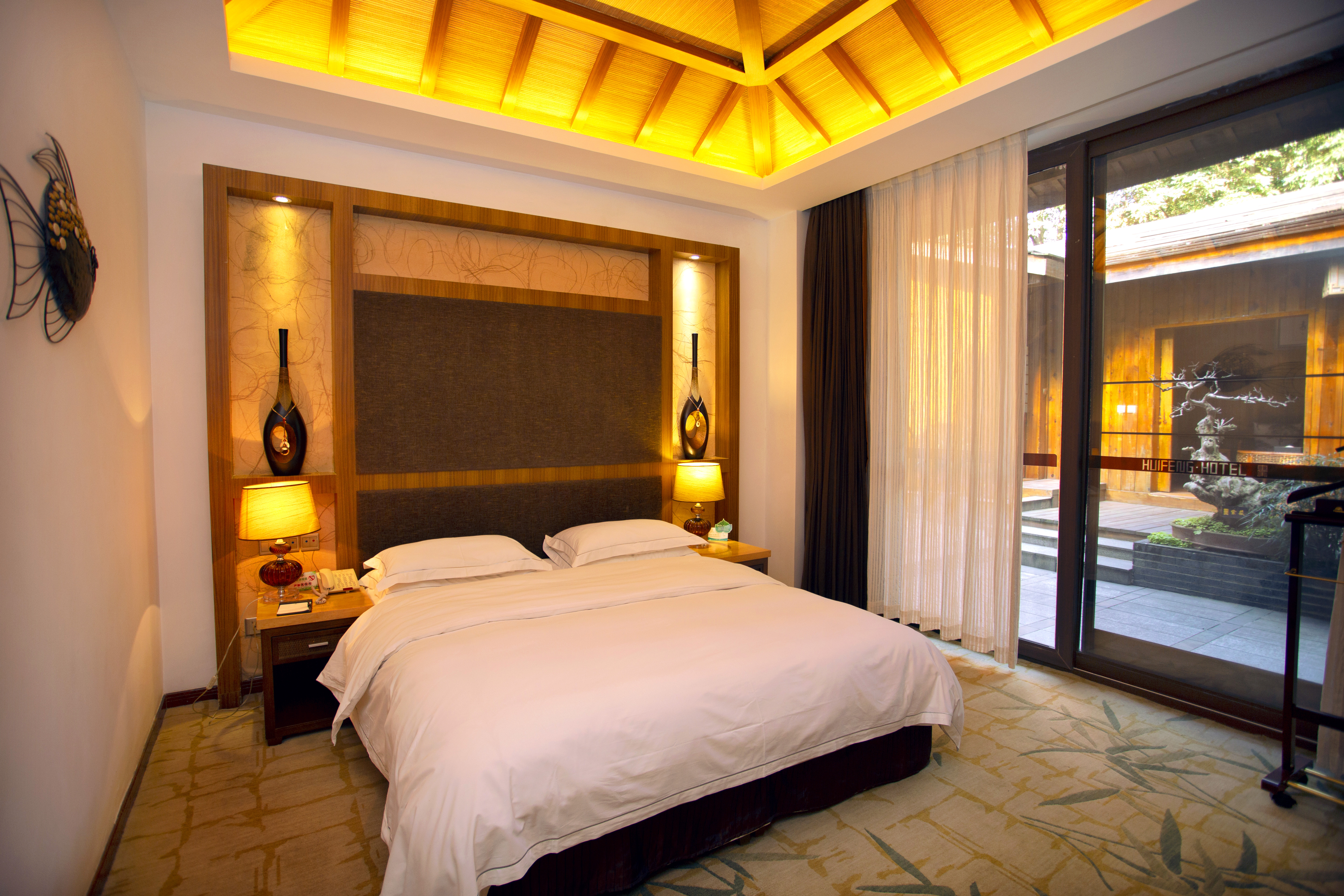 Huifeng Hotel贵宾套房