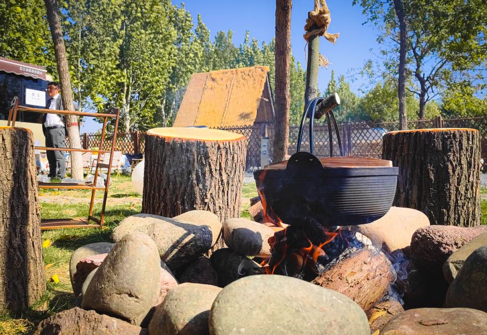 院子里·房车营地