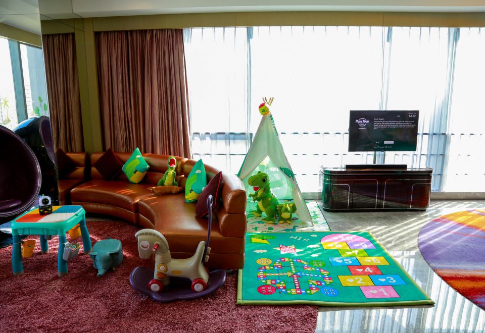 恐龍樂園家庭親子全景套房（大床+子母床）