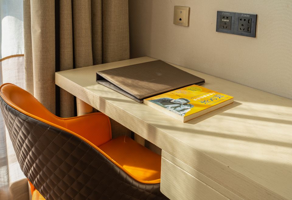 Superior Room (Double Bed)