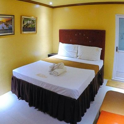 RedDoorz Deluxe Triple Room RedDoorz Plus @ Taj Hotel Tuguegarao Promo Code