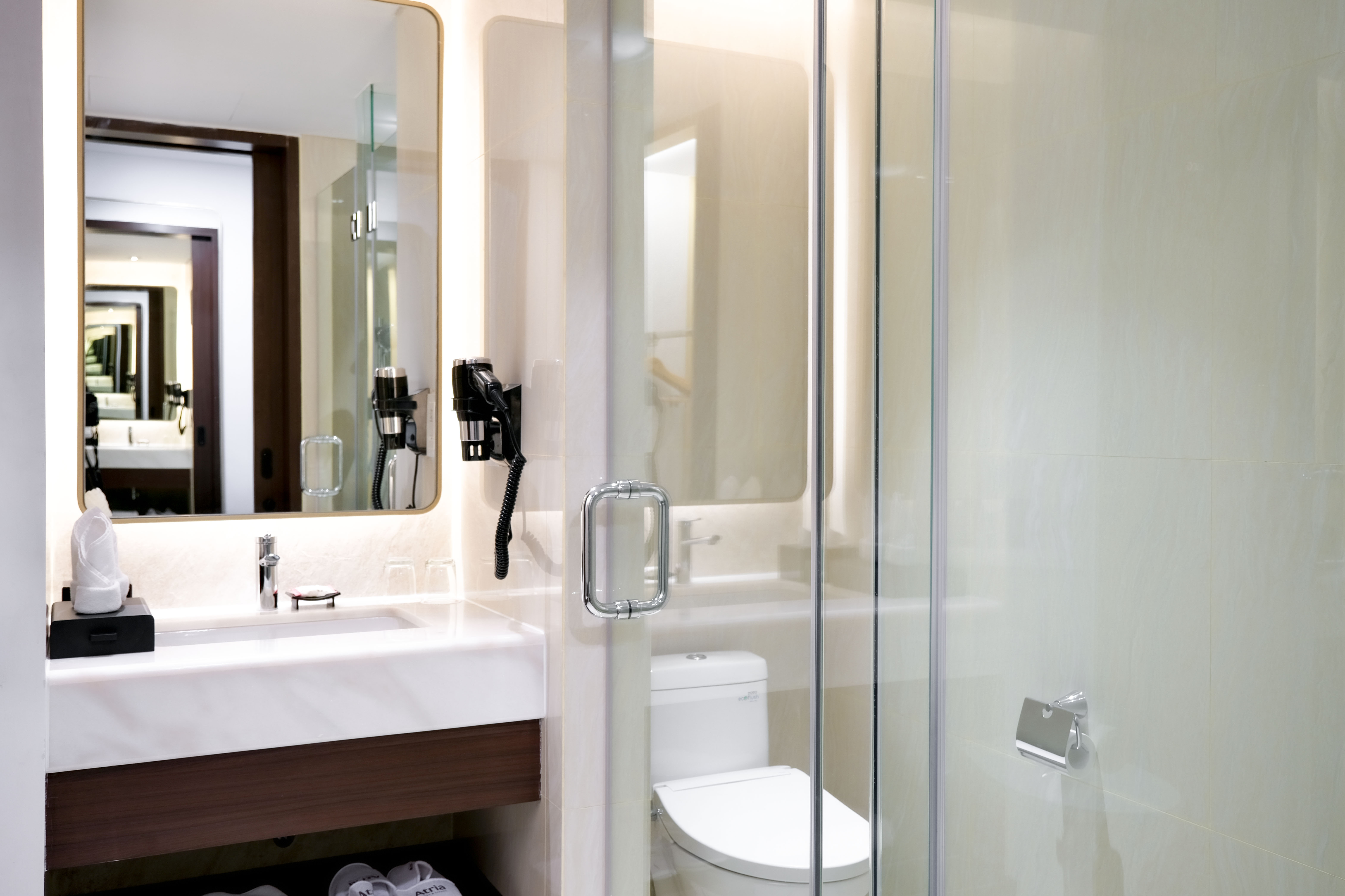 小型特大床套房