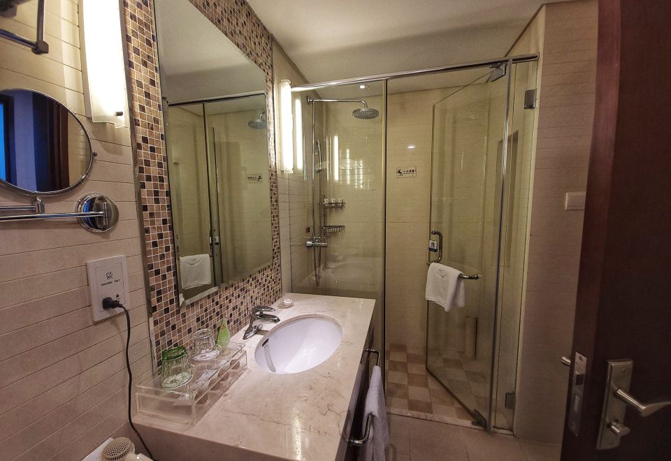 Hua Bin International HotelSuite With View