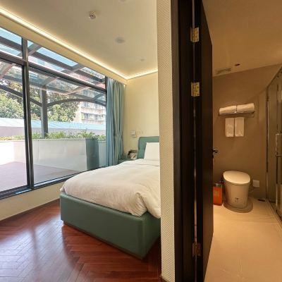 家庭露台相鄰房【零重力床墊+精選深睡枕】 廈航Hotel 1987（廈門火車站明發廣場店）優惠